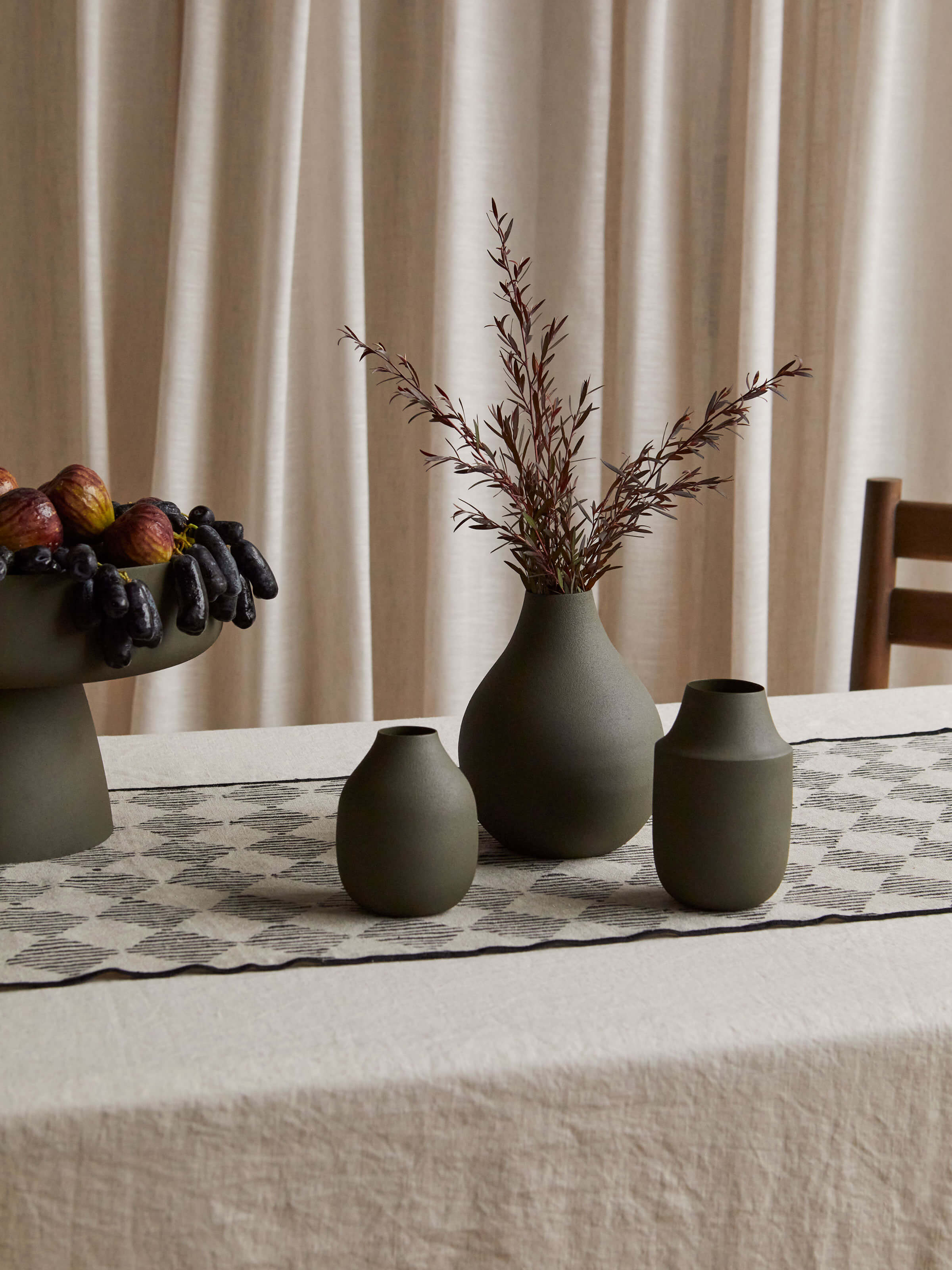 Quinn Black Table Runner