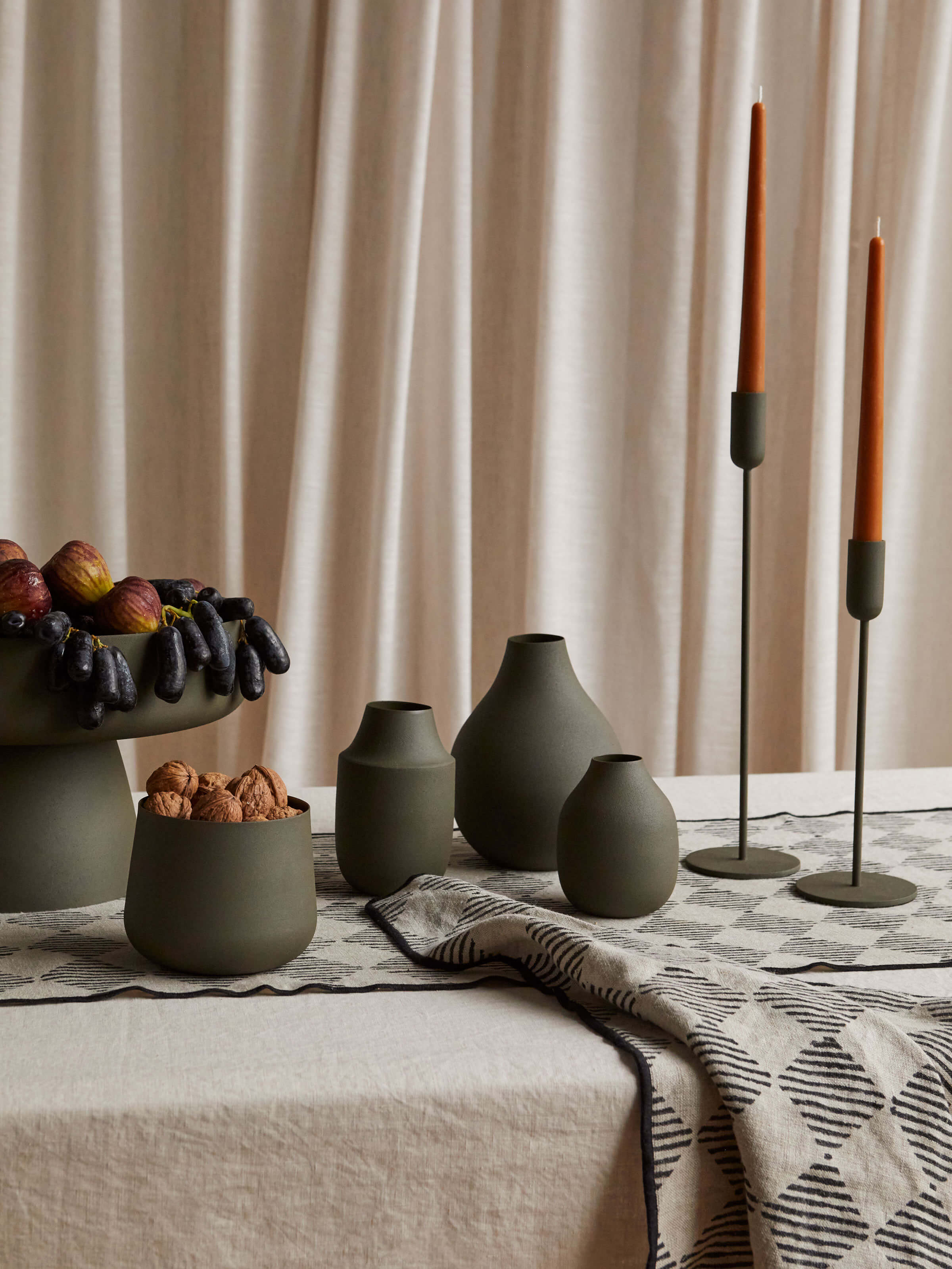 Quinn Black Table Runner