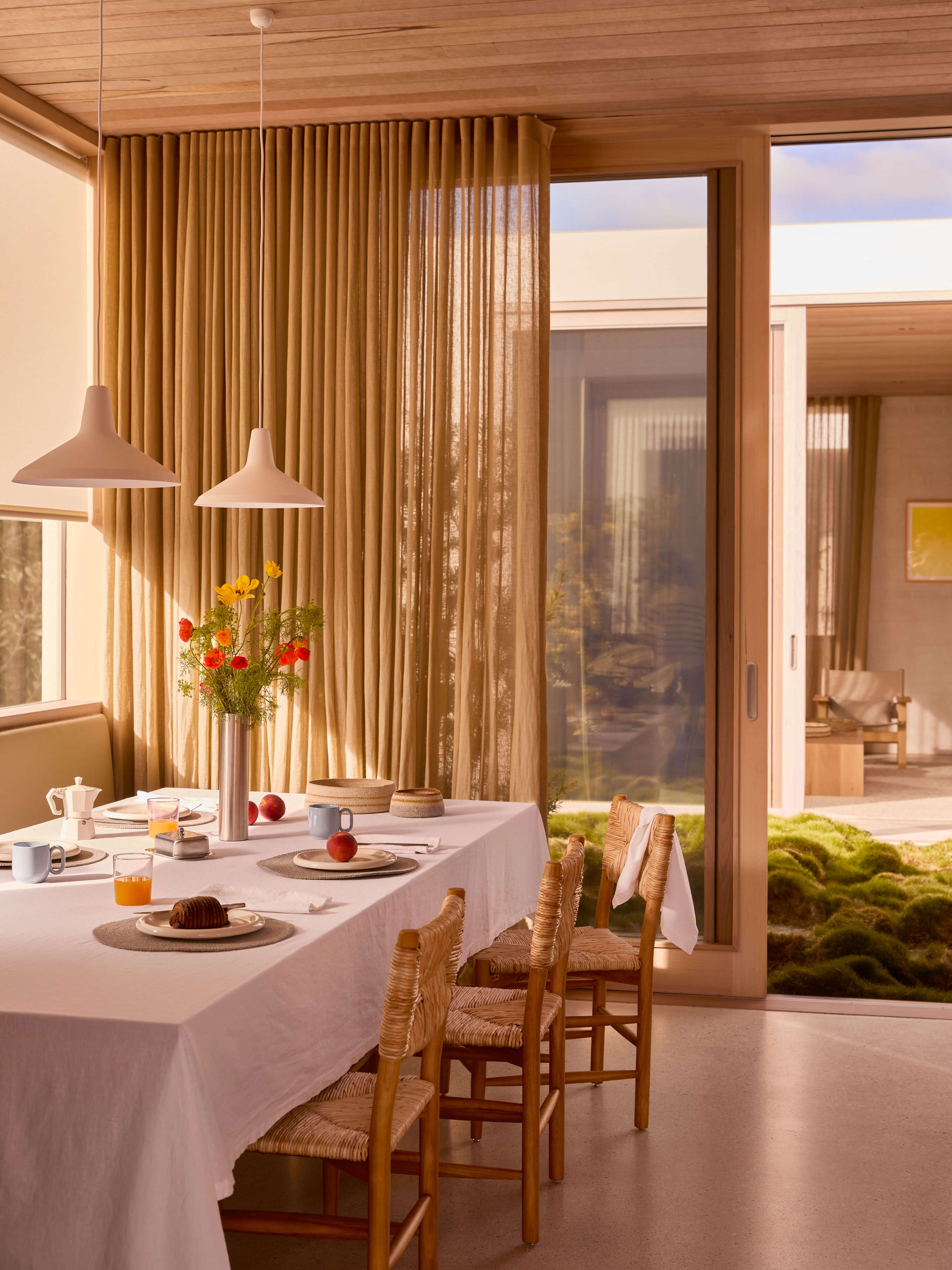 Terrace White Table Cloth