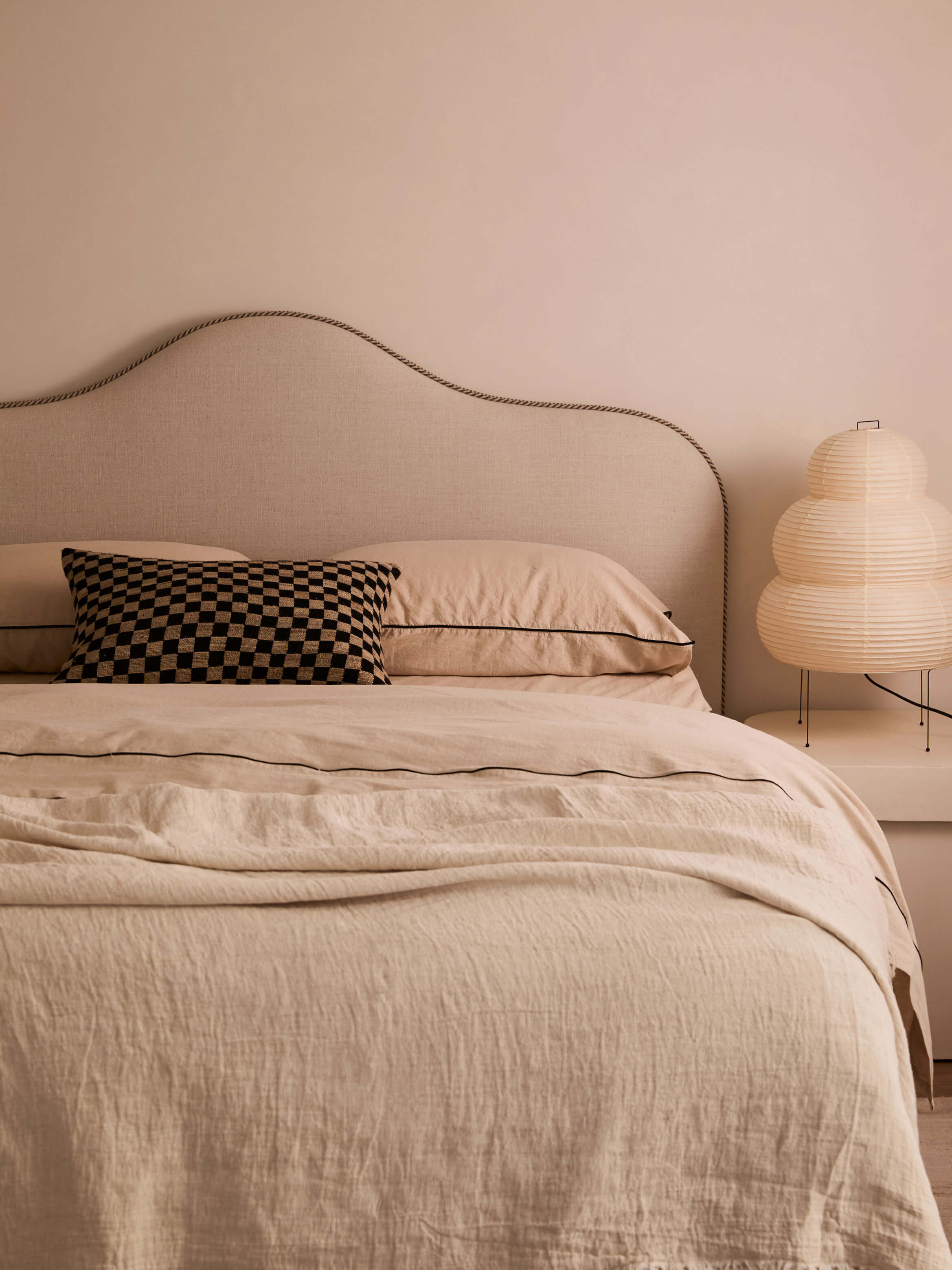 Avenue Oatmeal Piped Linen & Cotton Pillowcases