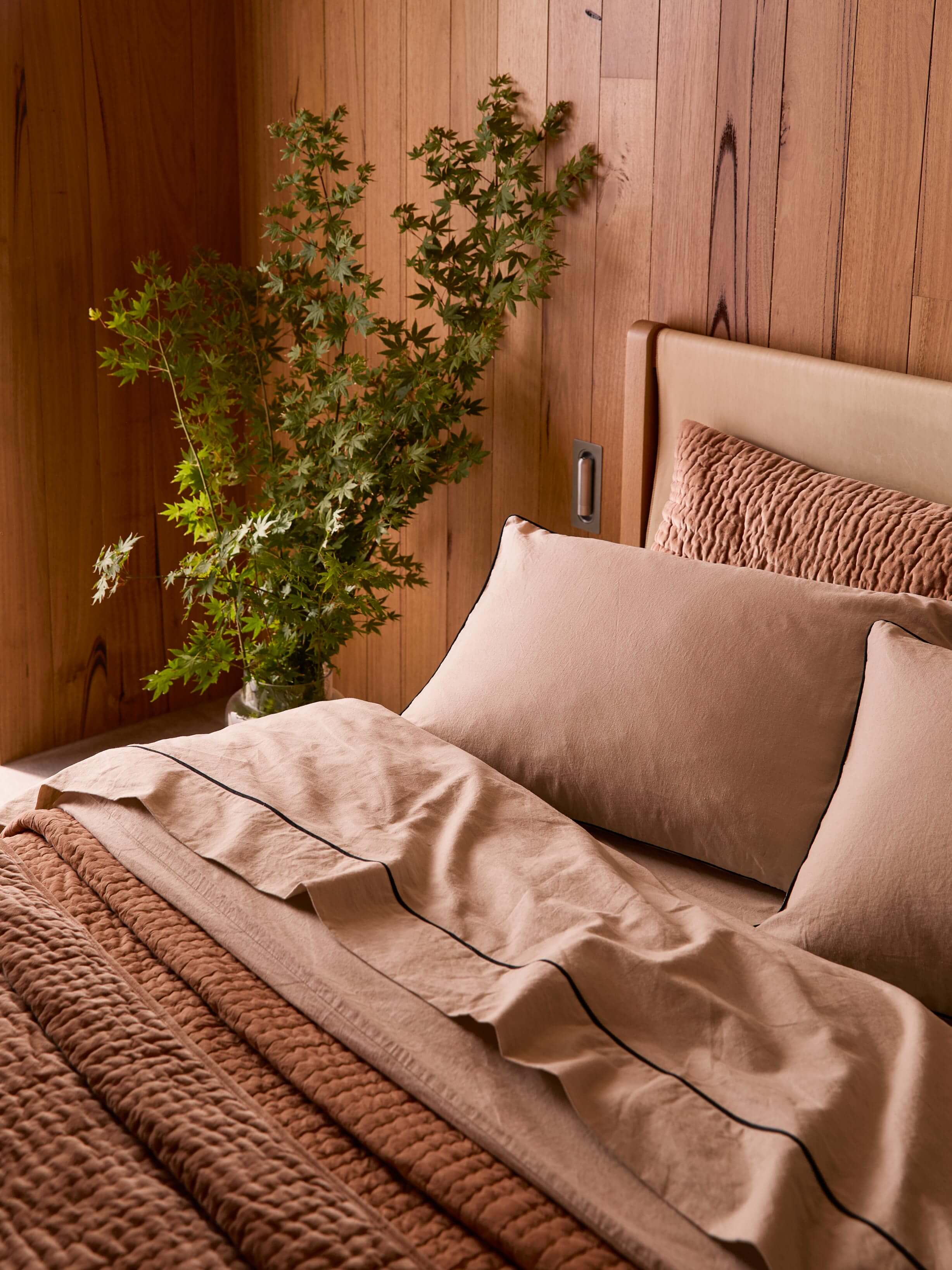 Avenue Oatmeal Piped Linen & Cotton Sheet Set