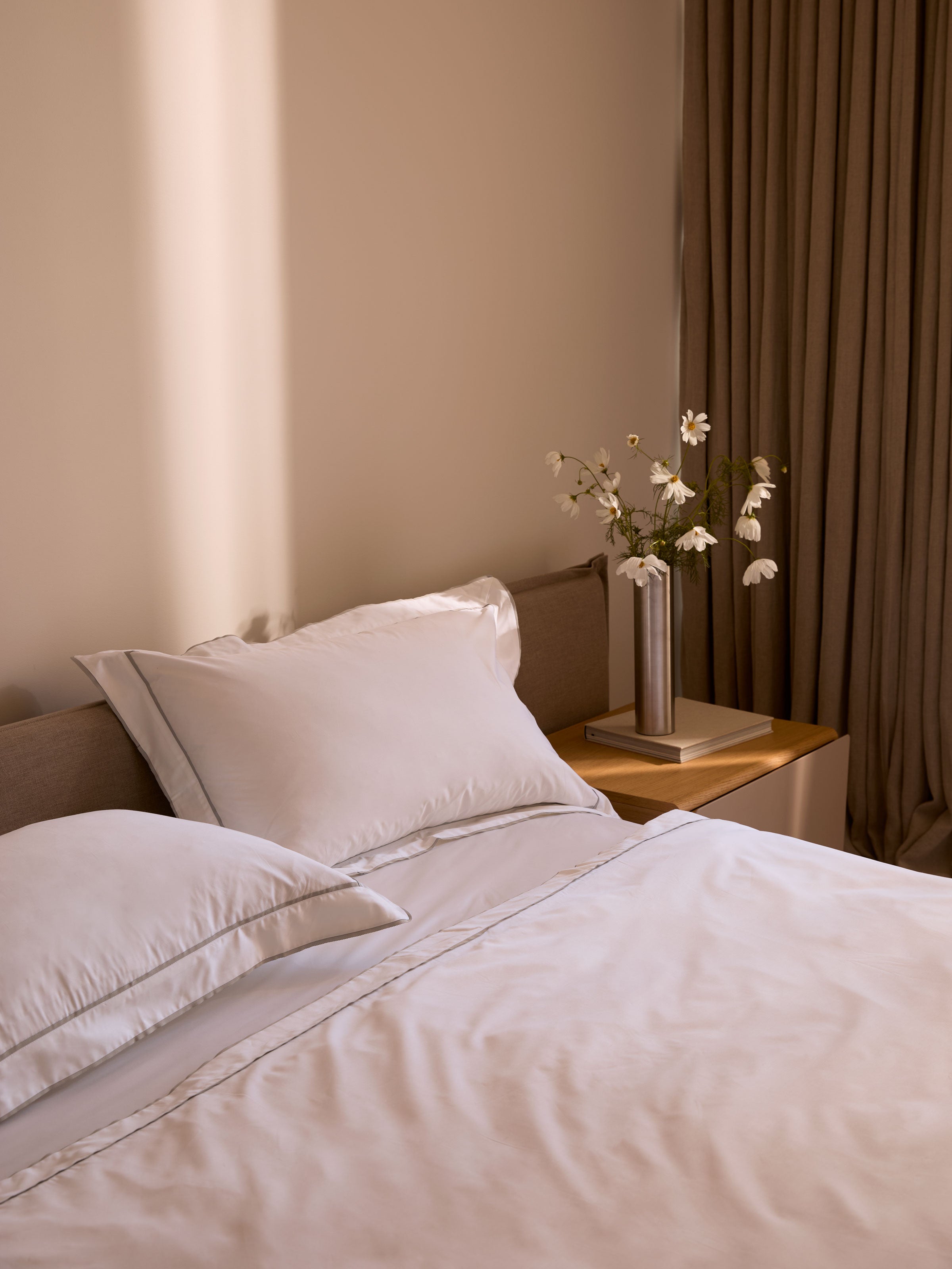 Grosgrain Silver Egyptian Cotton Tailored Pillowcases