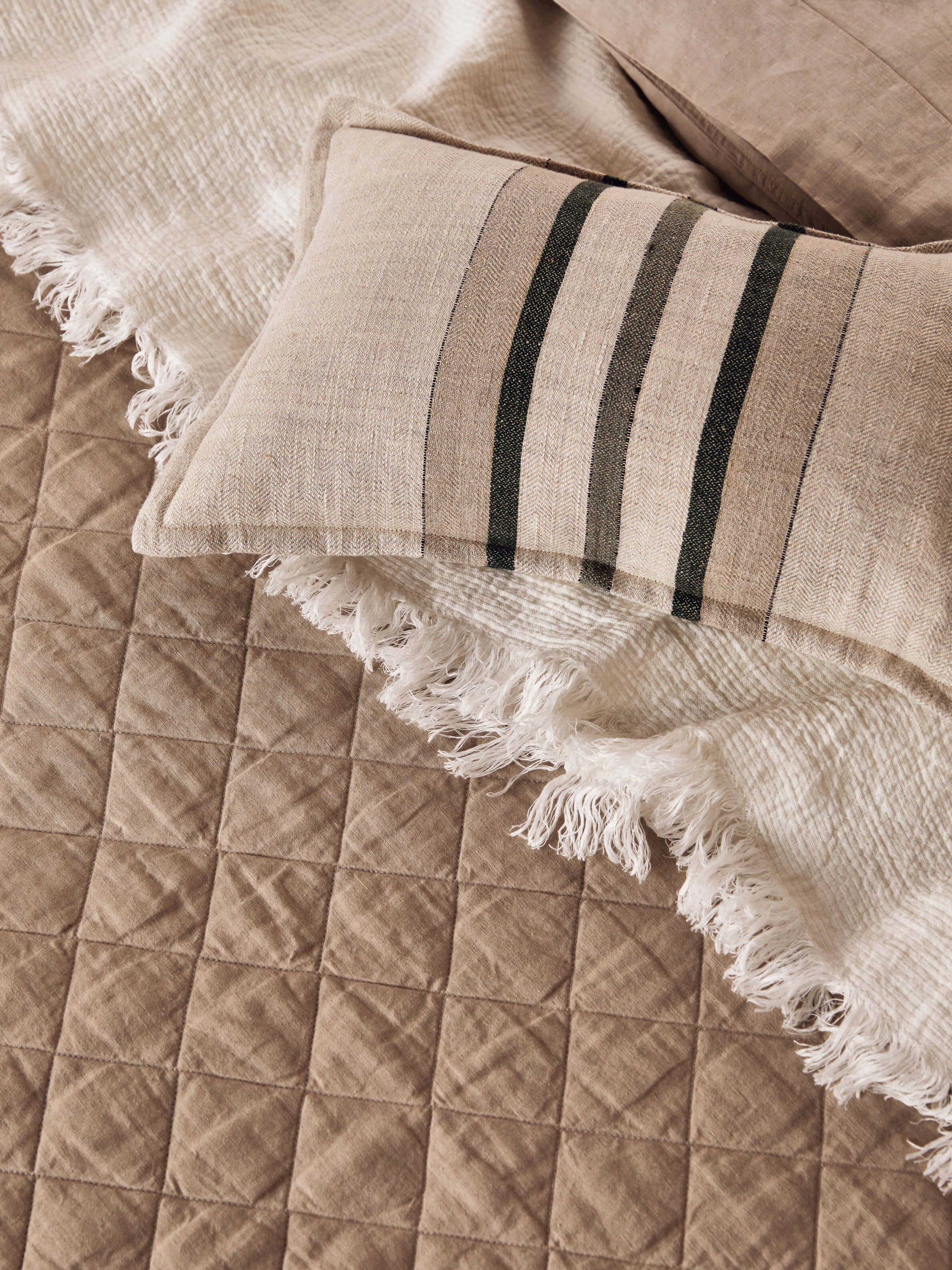 Ava Chalk Pure Linen Throw