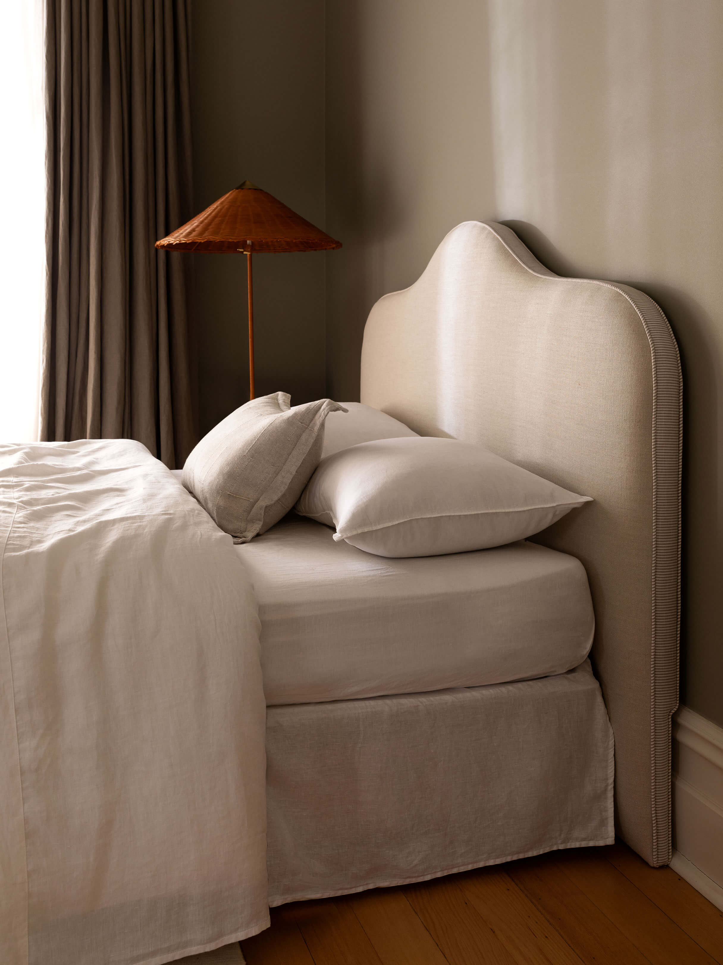 Mondo White Organic French Linen Sheet Set