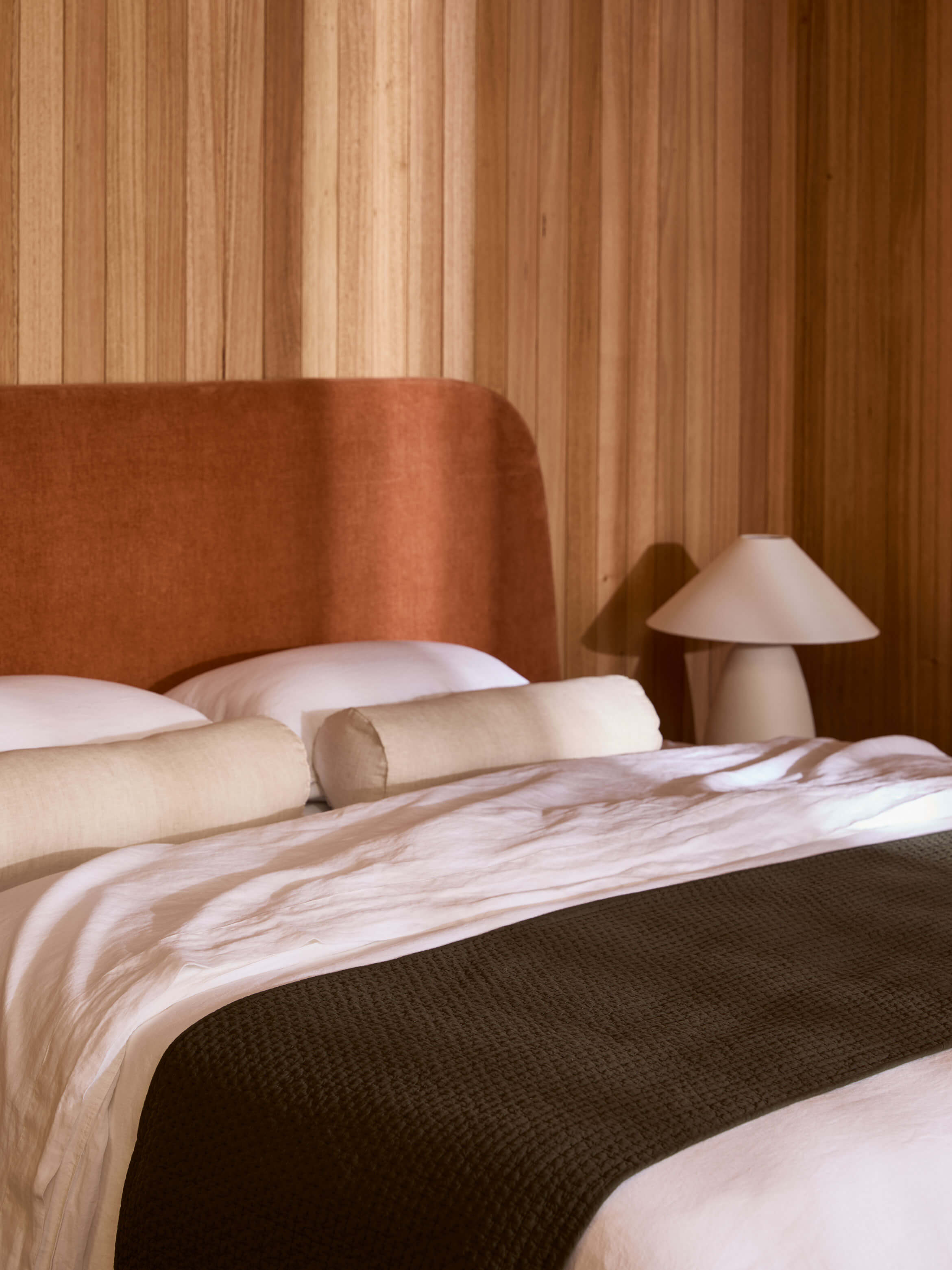 Mondo White Organic French Linen Sheet Set