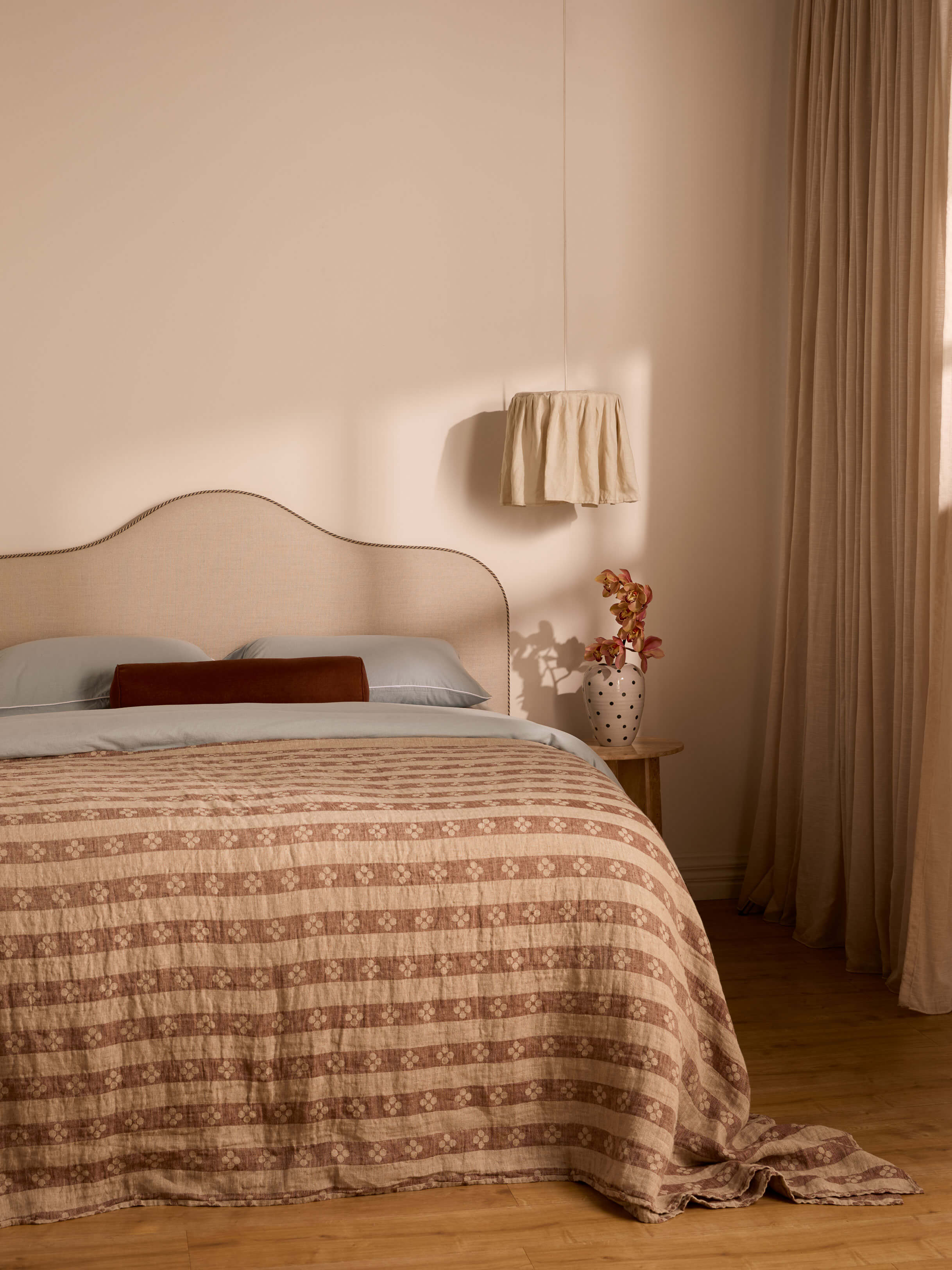 Avenue Sky Piped Linen & Cotton Pillowcases