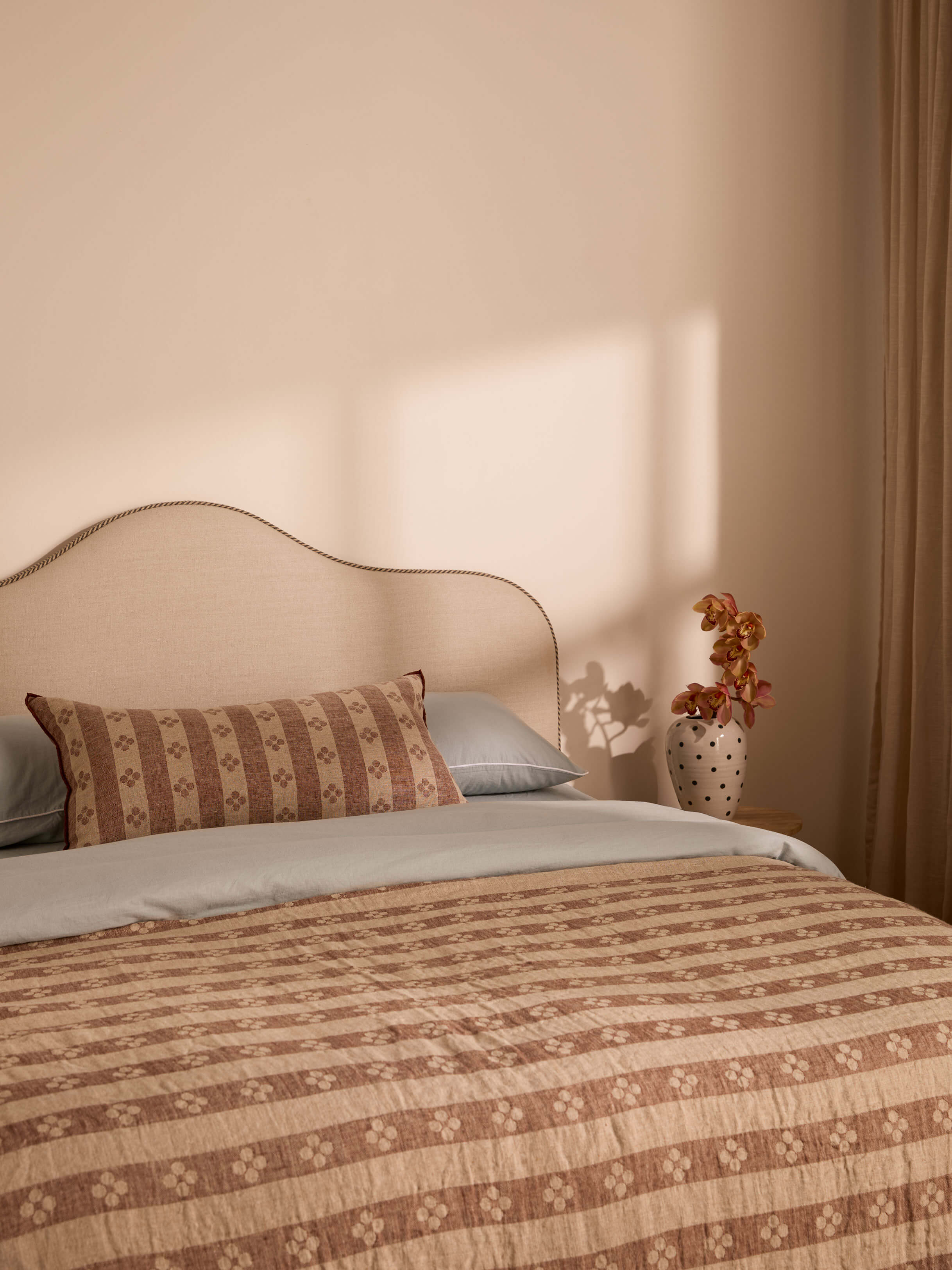 Avenue Sky Piped Linen & Cotton Sheet Set