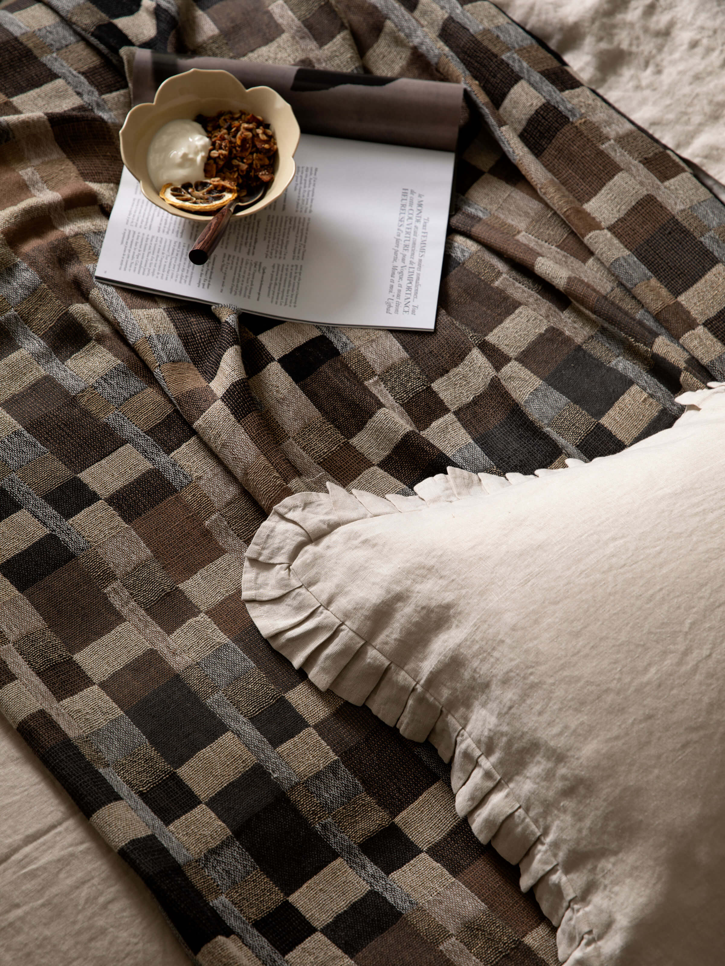 Avenue Oatmeal Linen & Cotton Pleated Pillowcases