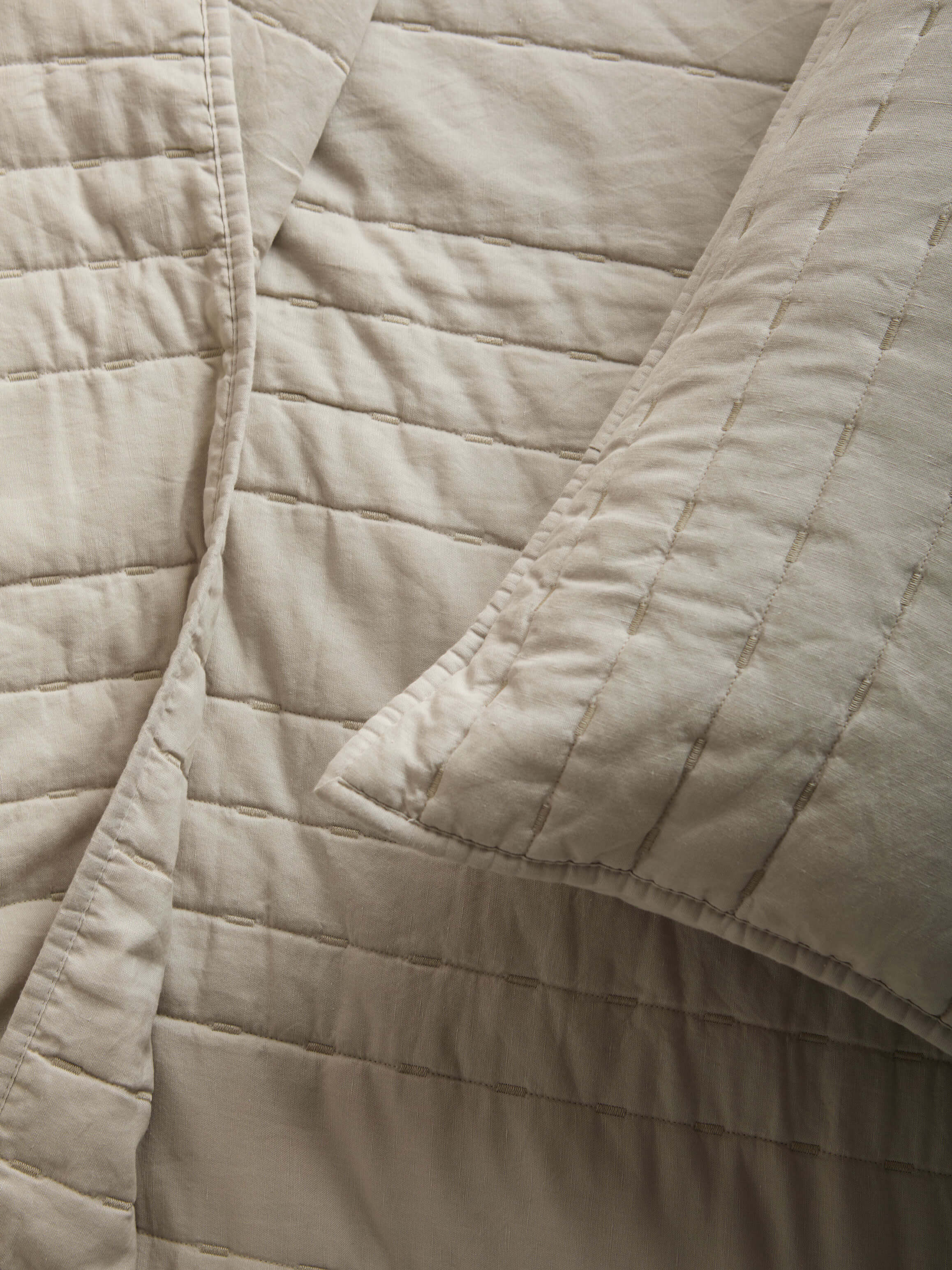 Kemble Silver Linen & Cotton Quilted Pillowcases