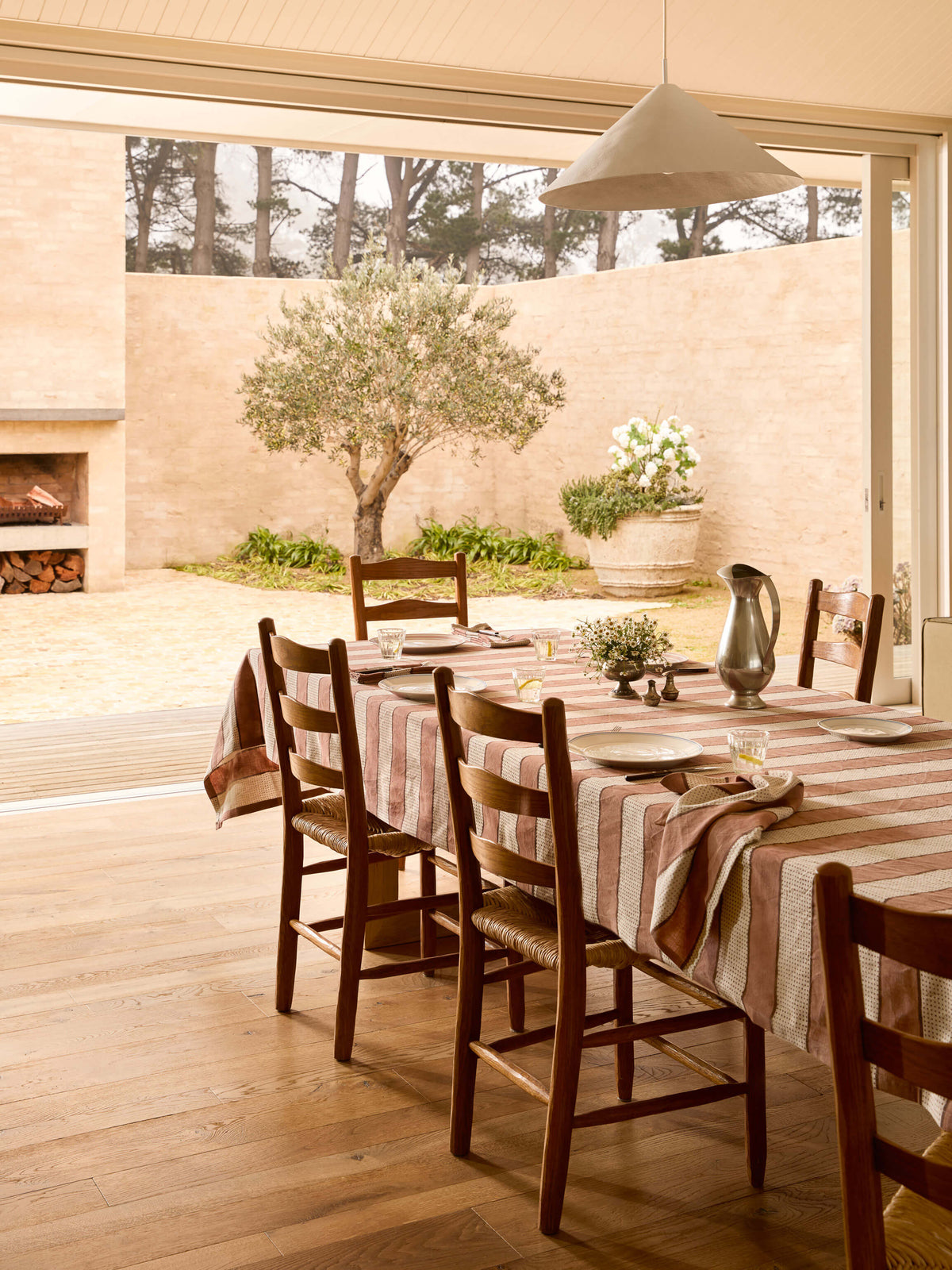 Toulouse Rosetta Table Cloth