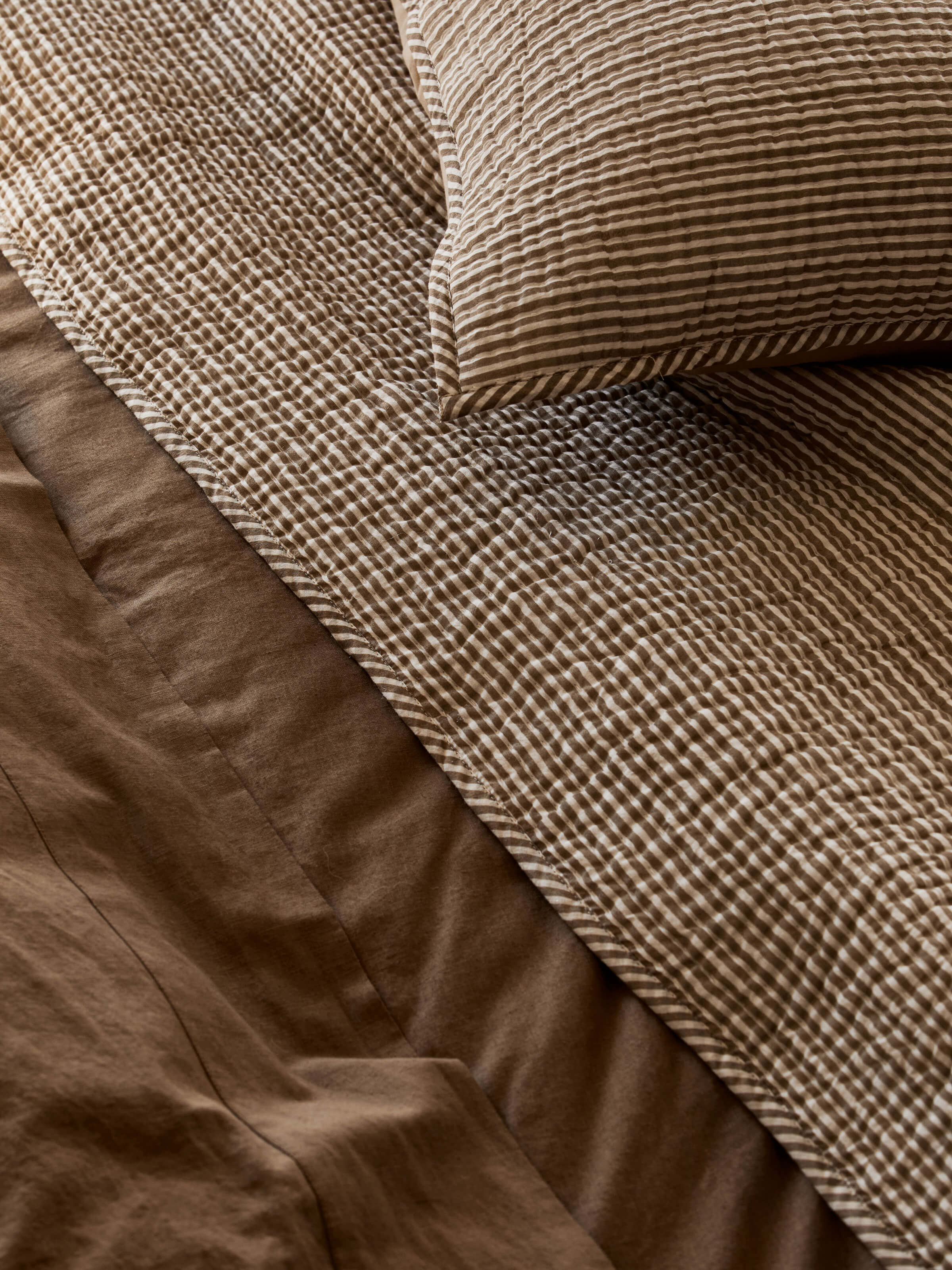 Marseille Cafe Cotton Quilt