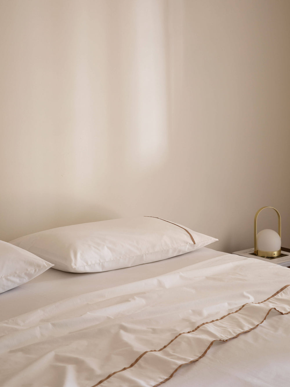 Egyptian Cotton Grosgrain Duvet Set | White main image 1